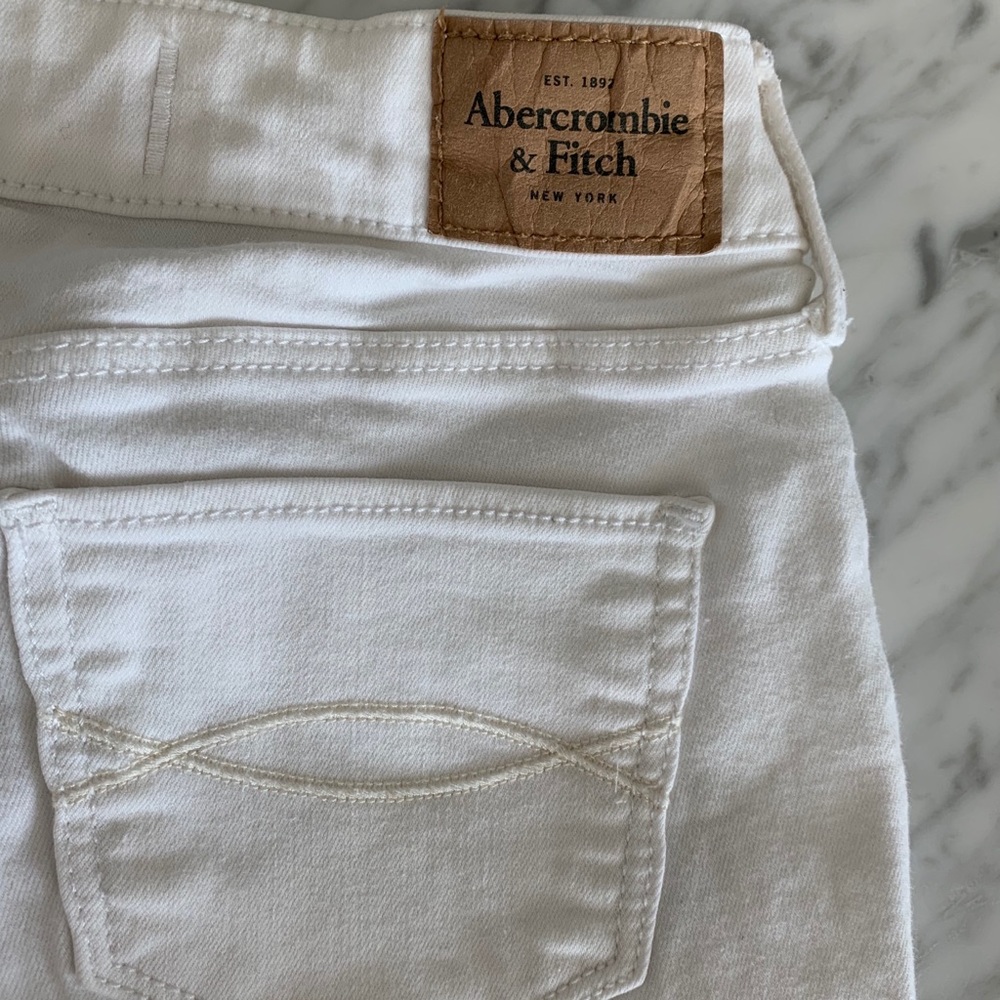 White Abercrombie and Fitch jegging